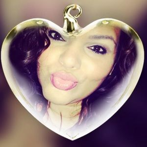 Meet your Posher, Haydee